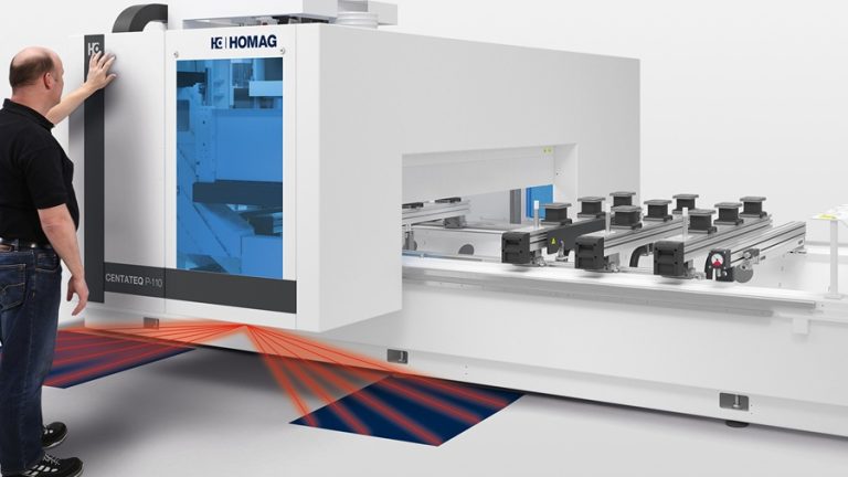 לעמוד מרכזי עיבוד CNC