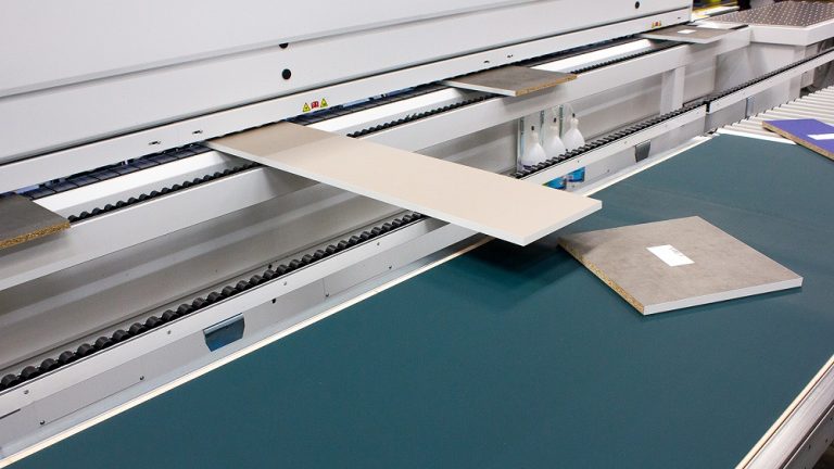 רצועת חזרה מונמכת למניעת התנגשויות