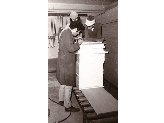 מיכה שטרן בבדיקות איכות בחברת-רים